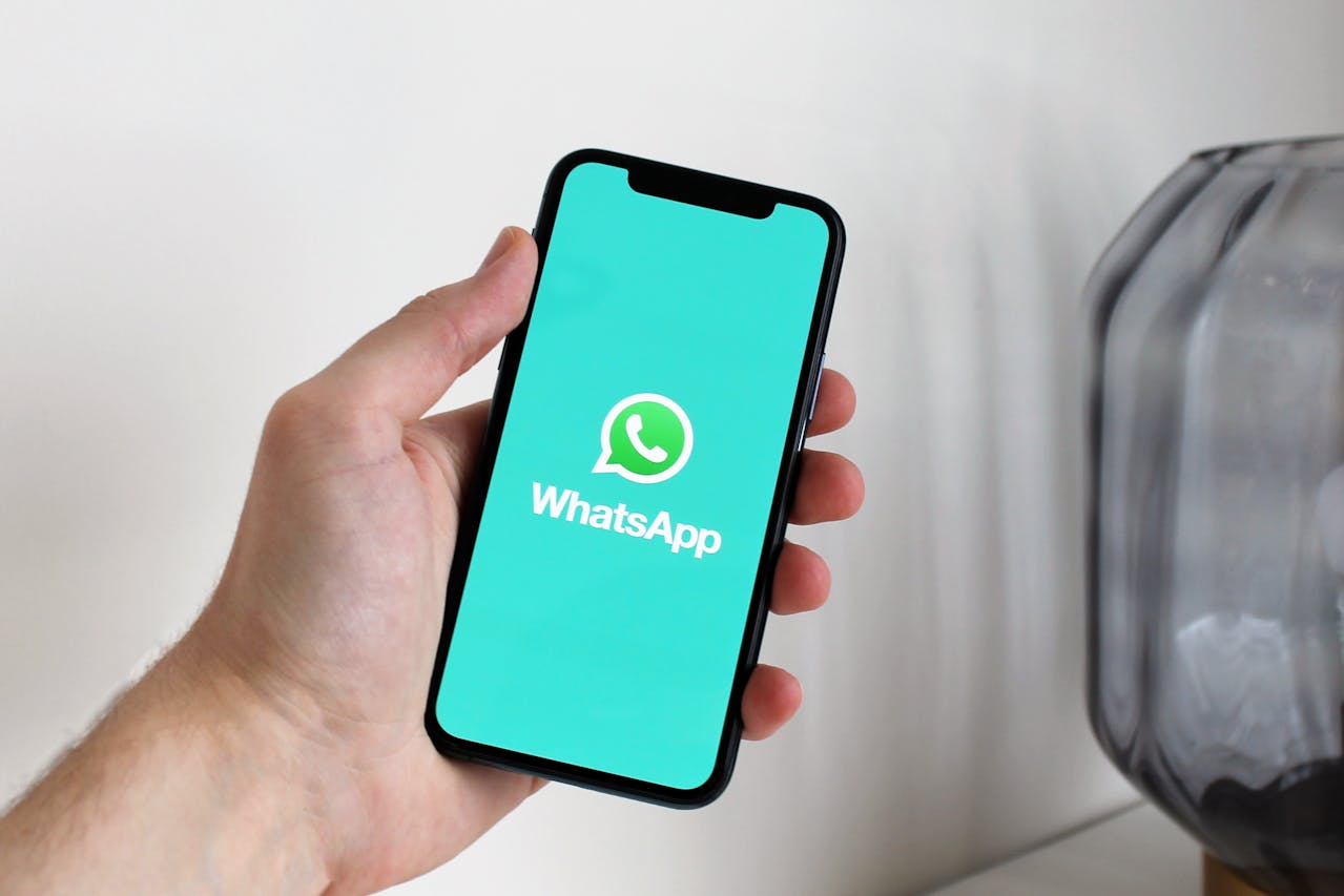 Oketer News | Cara Mudah Membuat Chatbot WhatsApp, Agar Urusan Bisnis Tidak Terganggu